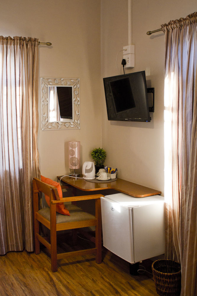 Omaruru Guesthouse Ngoại thất bức ảnh
